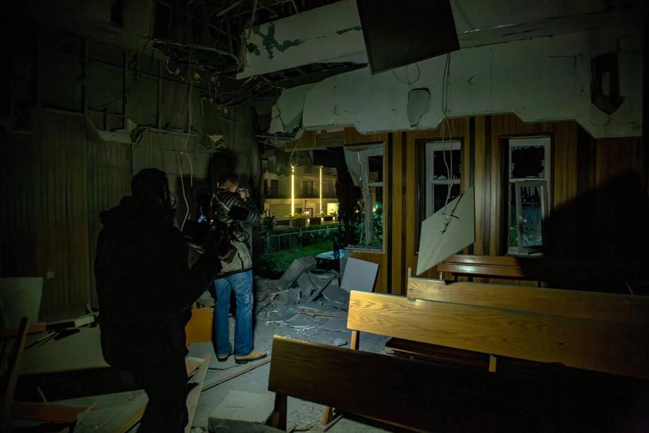 Яқин Шарқдаги урушнинг 8-куни: Эрон мингдан ортиқ тинч фуқаро ҳалок бўлганини маълум қилди, АҚШ Исроилга бомбалар сотишни маъқуллади